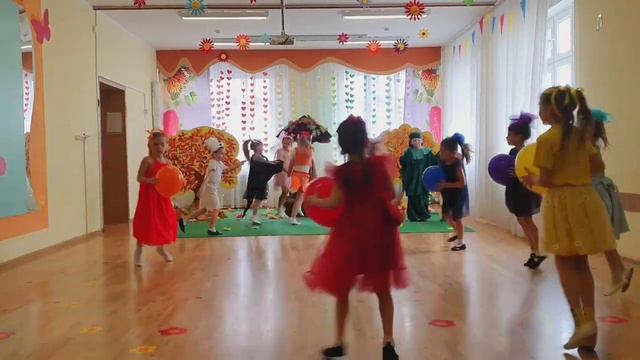 Театральная постановка "Под грибом" по мотивам сказки В.Г. Сутеева 2023 смотреть онлайн