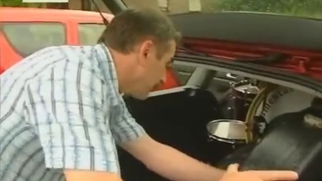 Drive It! - English - 2008 - Dacia Logan vs VW Golf Variant смотреть онлайн