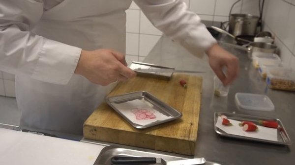 Creative langoustine dish with caviar by chef Jepsen at restaurant À l'aise in Oslo, Norway