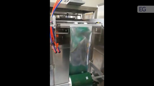 Станок для фасовки и упаковки жидких продуктов в саше неправильных форм JD-Y50Y-1 смотреть онлайн