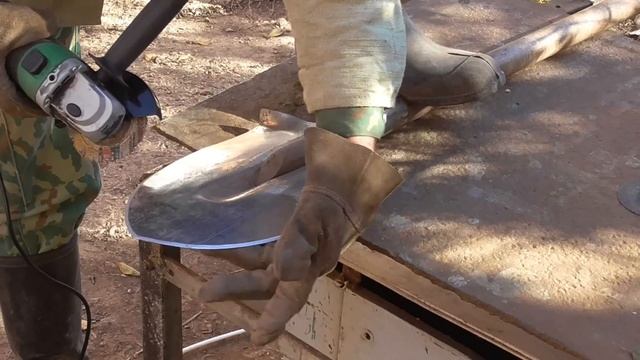 Как просто заточить (наточить) лопату штыковую или совковую смотреть онлайн