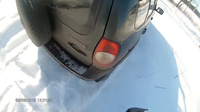 Нива Шевроле. Поездка по снегу смотреть онлайн