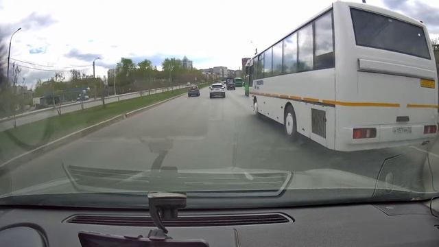 Движение по Тюмени с улицы Щербакова до Котовского/Traffic on the Tyumen city streets смотреть онлайн