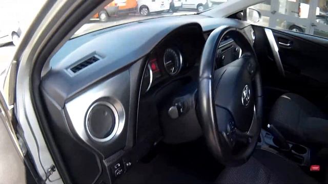 Toyota Auris Touring Sports 1.8 Hybrid Active смотреть онлайн