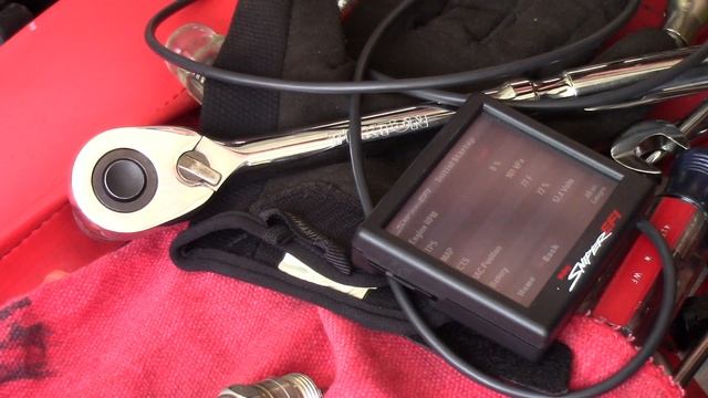 Ford 200 2V First Start - Cam Break-in w/Holley Sniper 2300 and Hyperspark смотреть онлайн