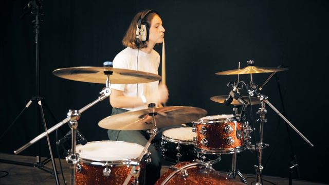 Amy Thatcher and Francesca Knowles | Keep Your Eye On The White Ball смотреть онлайн