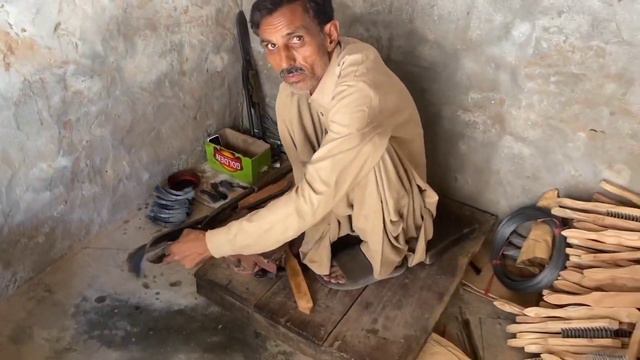 Техническое массовое производство металлической проволочной щетки для удаления ржавчины. смотреть онлайн