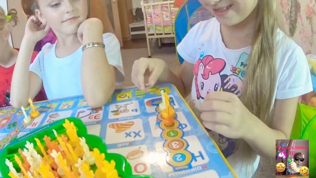 Игра Морковное поле. Волшебная игра. Девчонки кормят кролика морковкой. смотреть онлайн