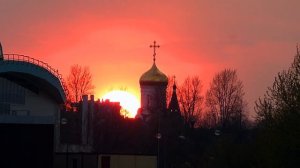 Футаж Закат. Птицы Летают на Фоне Заката. Красивый Закат, Купол Церкви, Летающие Птицы. Закат Видео