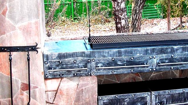 Жаровня, барбекю, мангал из кирпича, камня и металла с вытяжкой в беседке фото смотреть онлайн