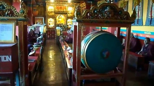 Служба в храме