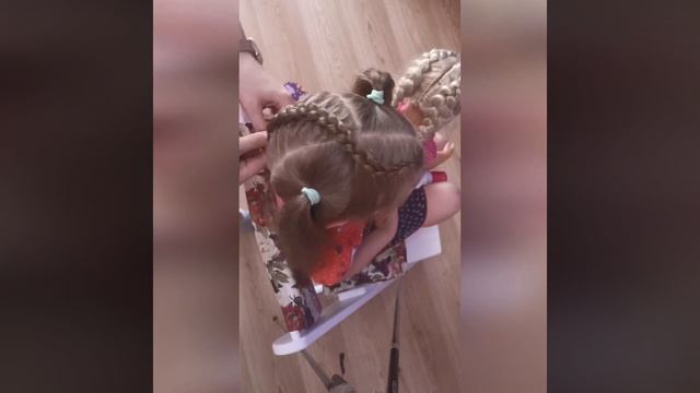 2 косы на крест, изнаночные косы. Причёски для сада. Косы на выворот. Простые причёски. смотреть онлайн