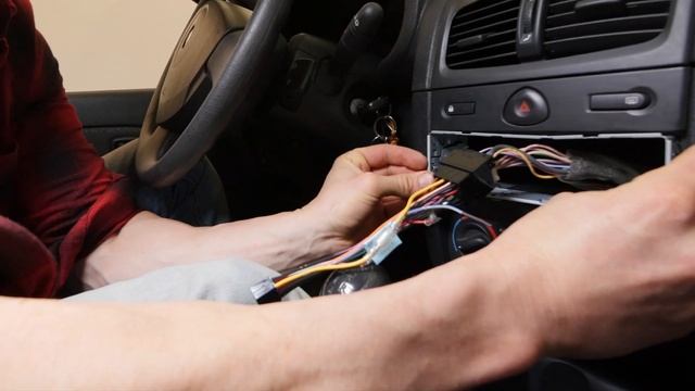 Autoradio im Clio 2 einbauen ? смотреть онлайн