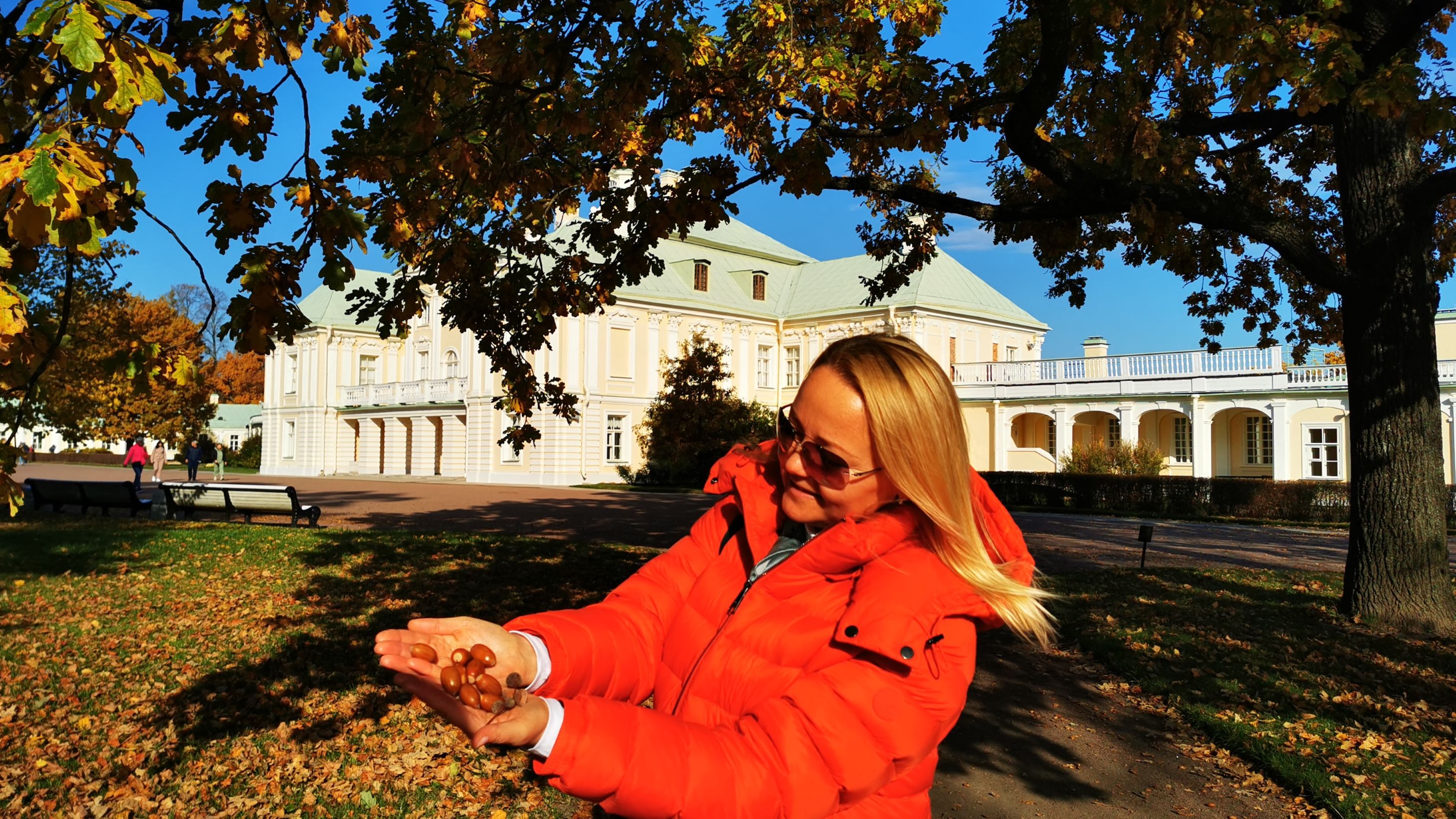 Большой Меньшиковский дворец в Ораниенбауме. Золото осени. Санкт-Петербург смотреть онлайн
