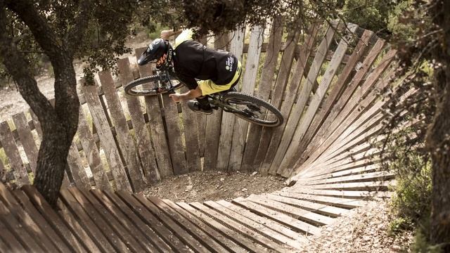 Saracen Ariel LT 2018 is amazing! смотреть онлайн