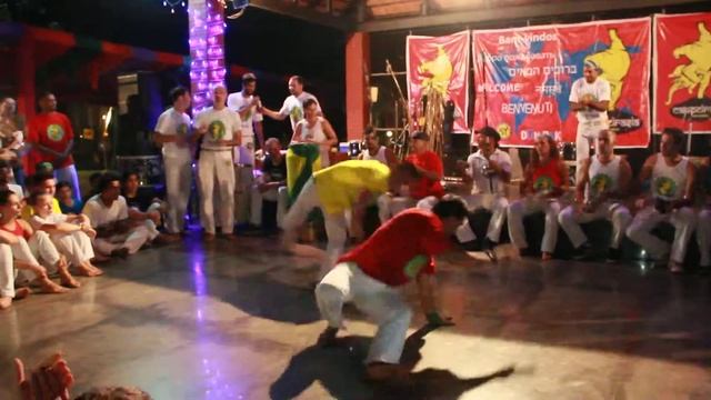 закрытие Capoeira Asia 2014, рода: Contra Mestre Pinoquio и Prof. Baba смотреть онлайн