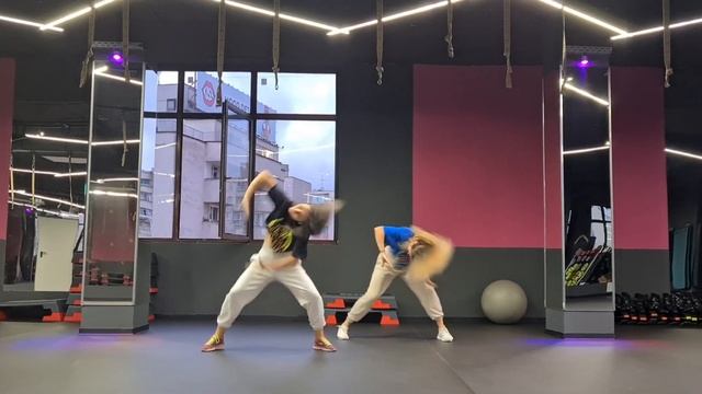 DINERO - TRINIDAD CARDONA Zumba Fitness Easy Cardio Dance Workout смотреть онлайн