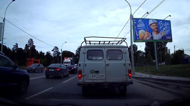 Впервые увидел новую Шкоду Карок в Новосибирске/New Skoda Karoq in Novosibirsk city смотреть онлайн