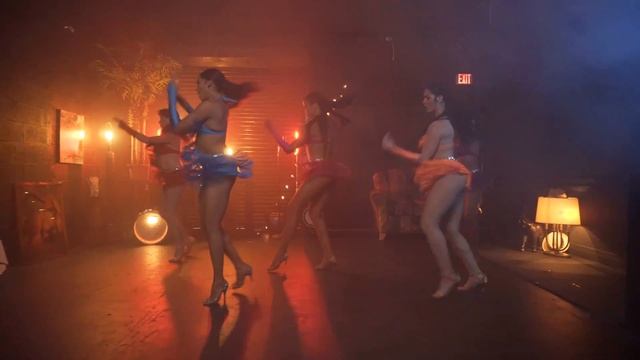 "SMOOTH CRIMINAL" . Michael Jackson LATIN TRIBUTE. Evelyn Robaina Choreography . смотреть онлайн