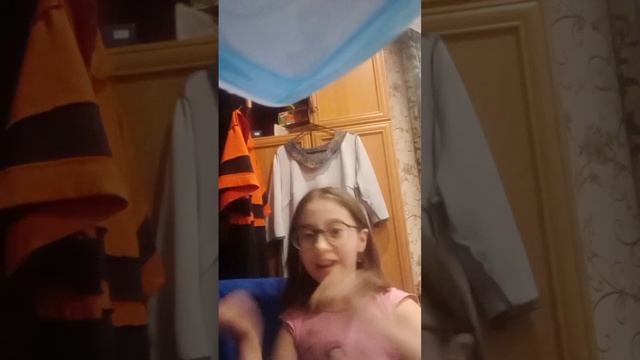 какие у вас завтра уроки? у меня англ., изо, русск., матем., и окруж.щас изо делаю