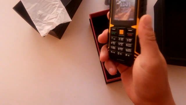 Обзор iOutdoor T1 IP68 защищенный кнопочный телефон brendchina.ru смотреть онлайн