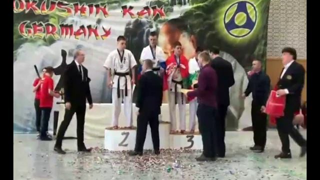 Саяногорец Антон Серков взял серебро Первенства Европы KWU по киокусинкай карате смотреть онлайн
