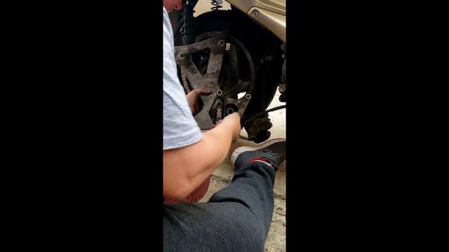 rear tire change on a Honda reflex nss250 scooter.. смотреть онлайн
