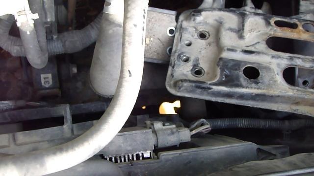 How to drain out coolant fluid Toyota Corolla years 2007 to 2014 смотреть онлайн