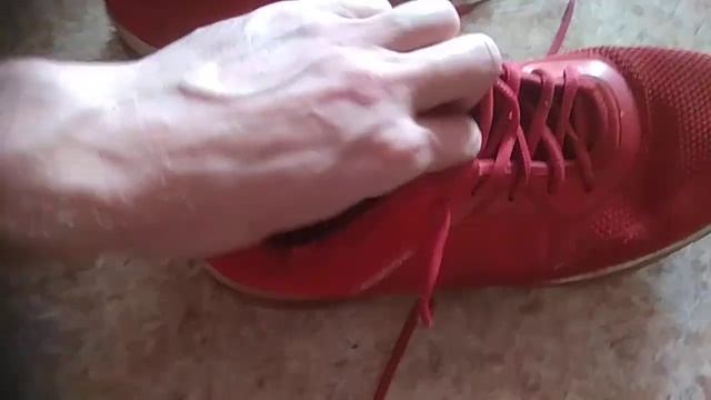 Обзор на красные кроссовки купленные в BASE смотреть онлайн