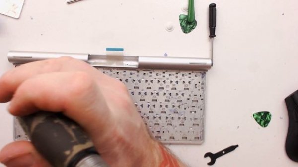 Apple A1314 Mac/iPad/iPhone keyboards, repair attempt