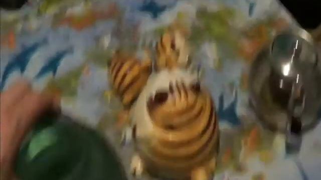 Замачиваю в трехлитровой банке часы ))) смотреть онлайн