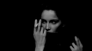 Beth Hart - Caught Out In The Rain