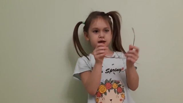 И.А. Крылов "Мартышка и очки" читает Алина Лозинг, 6 лет смотреть онлайн