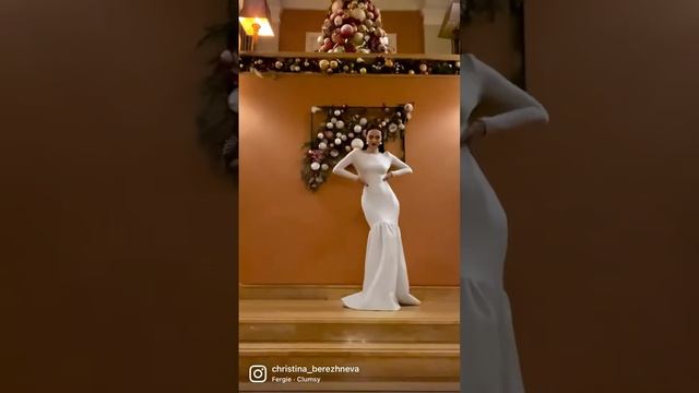 Это платье собрало массу комплиментов! Роскошное платье в пол с открытой спиной? Эксклюзивно??♀️ смотреть онлайн