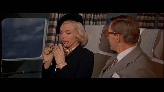 How To Marry A Millionaire | Marilyn Monroe Glasses | Airplane scene смотреть онлайн