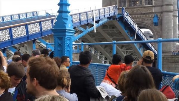 Развод Тауэрского моста. Tower Bridge.