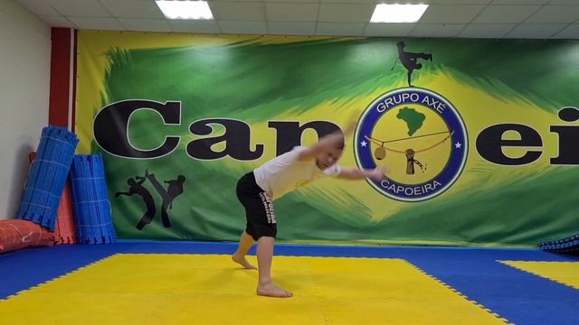 Sequência de capoeira #23 com Flash, Axé Capoeira смотреть онлайн