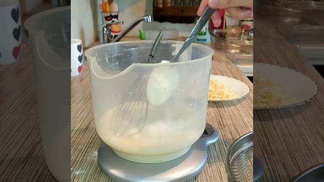 Быстрый пирог с курицей и сыром. Подходит для пп