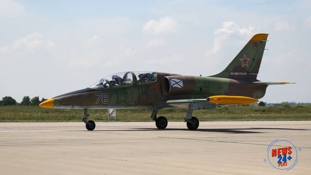 ОАК показала модернизированный учебно-тренировочный самолет L-39 «Альбатрос» смотреть онлайн