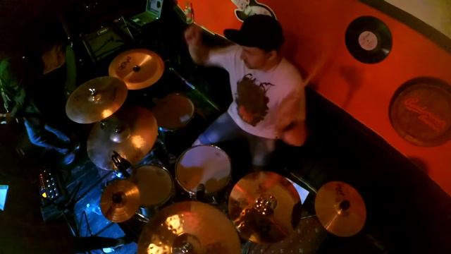 ХЬЮСТОН - Бьет бит (IOWA cover) Live in HARAT`s PUB Saratov смотреть онлайн