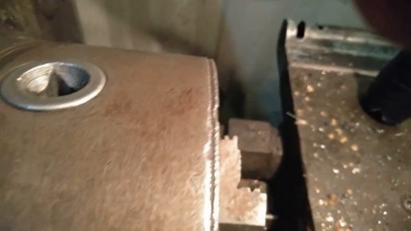 Приспособление для пробивки шпоночного паза