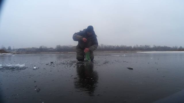 С безмотылкой за плотвой в затон реки Ахтуба. смотреть онлайн