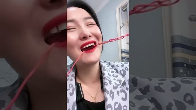 Умеет смотреть онлайн