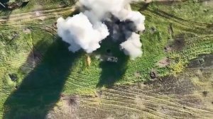 Подрыв на мине бронеавтомобиля HMMWV ВСУ.