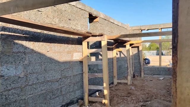 #11 Выложили стены и залили армопояс. Пока все по плану) смотреть онлайн