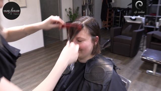 timeless short bob haircut with bangs | bob makeover tutorial by melanie grebner смотреть онлайн