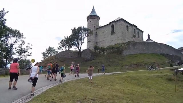 Чехия: путешествия украинского заробитчанина. Замок Кунетицка Гора близ Пардубиц, Пардубицкий край. смотреть онлайн