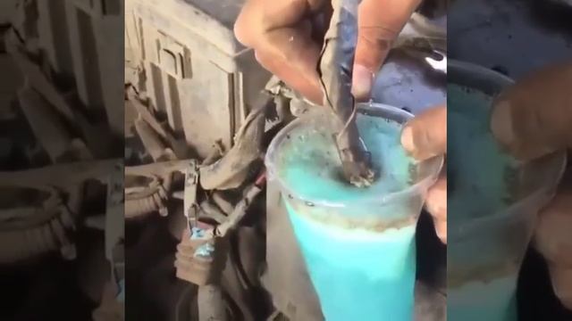 Лайфхак очистки клем аккумулятора. 
А вы знали про этот способ?