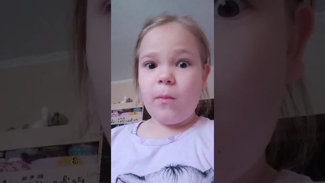 пробую попкорн 🍿 со вкусом ежевики