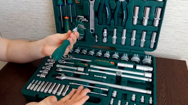 Набор инструментов Jonnesway S04H52483S(джонсвей 83 предмета) смотреть онлайн